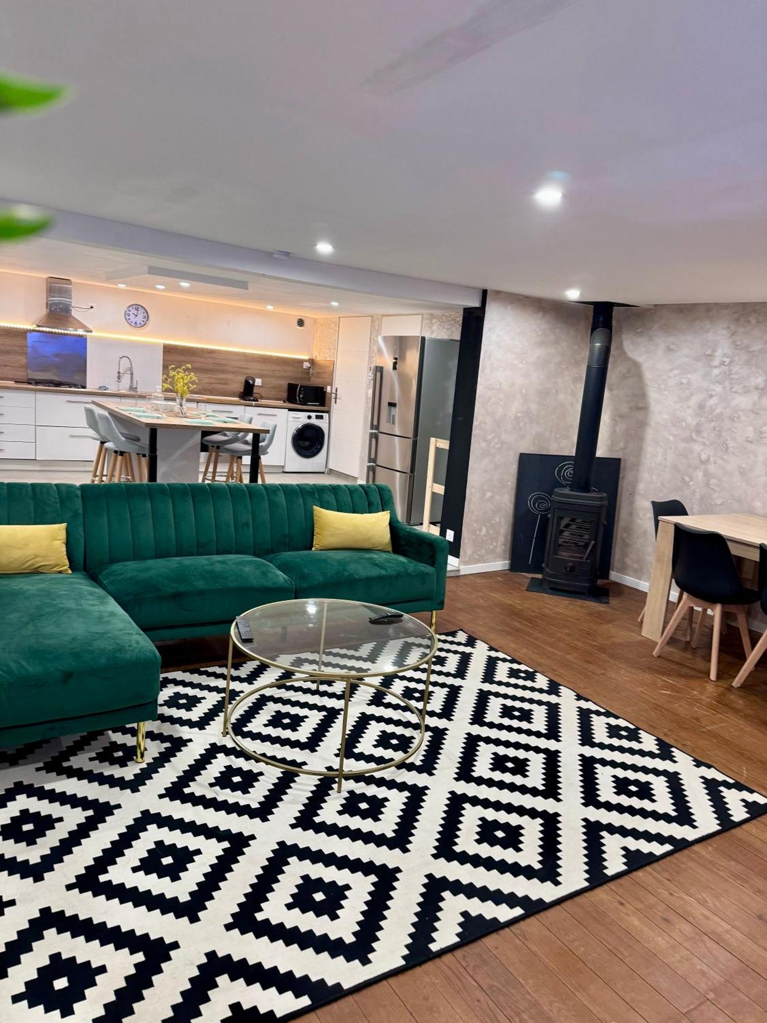 Appartement Moderne Champsevraine Экстерьер фото